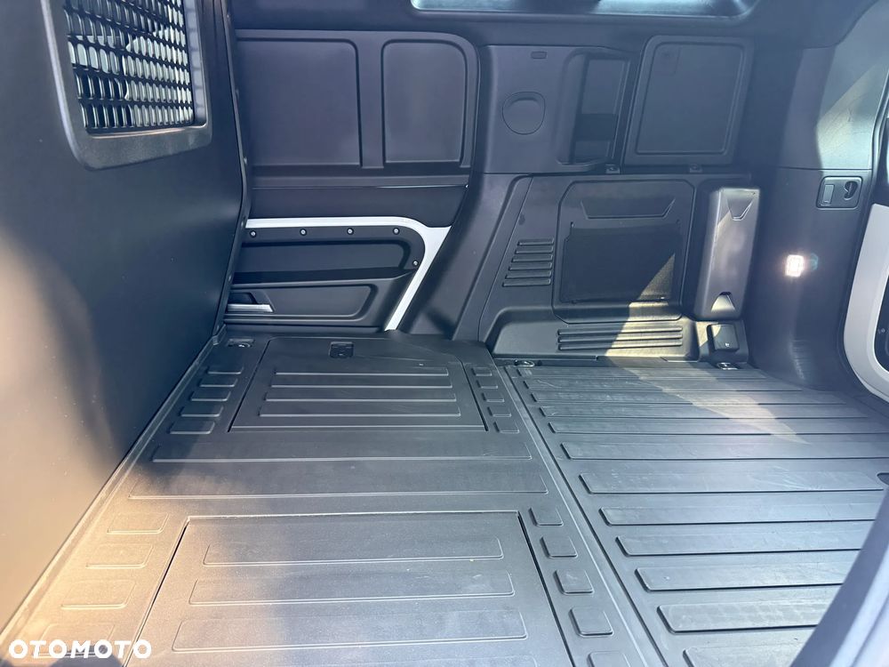 Land Rover Defender 3.0 D250 mHEV S - 17