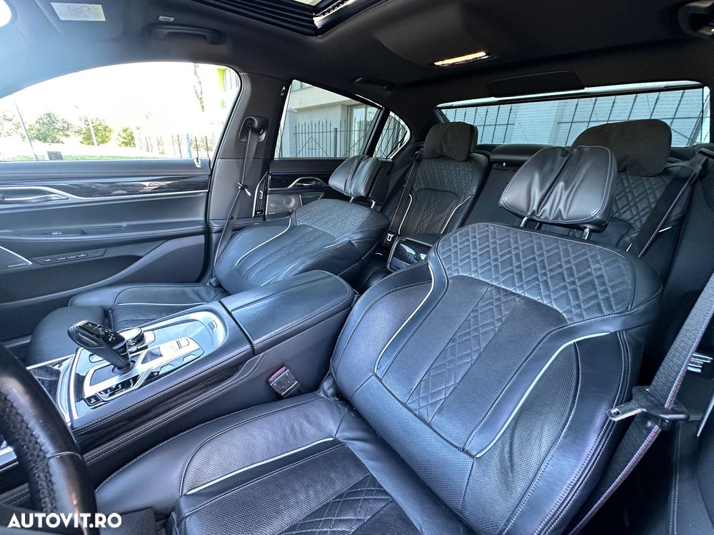 BMW Seria 7 745e - 27