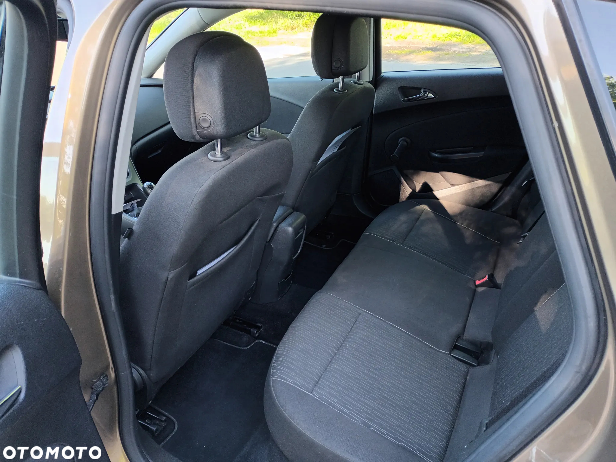 Opel Astra IV 1.4 T Cosmo - 18
