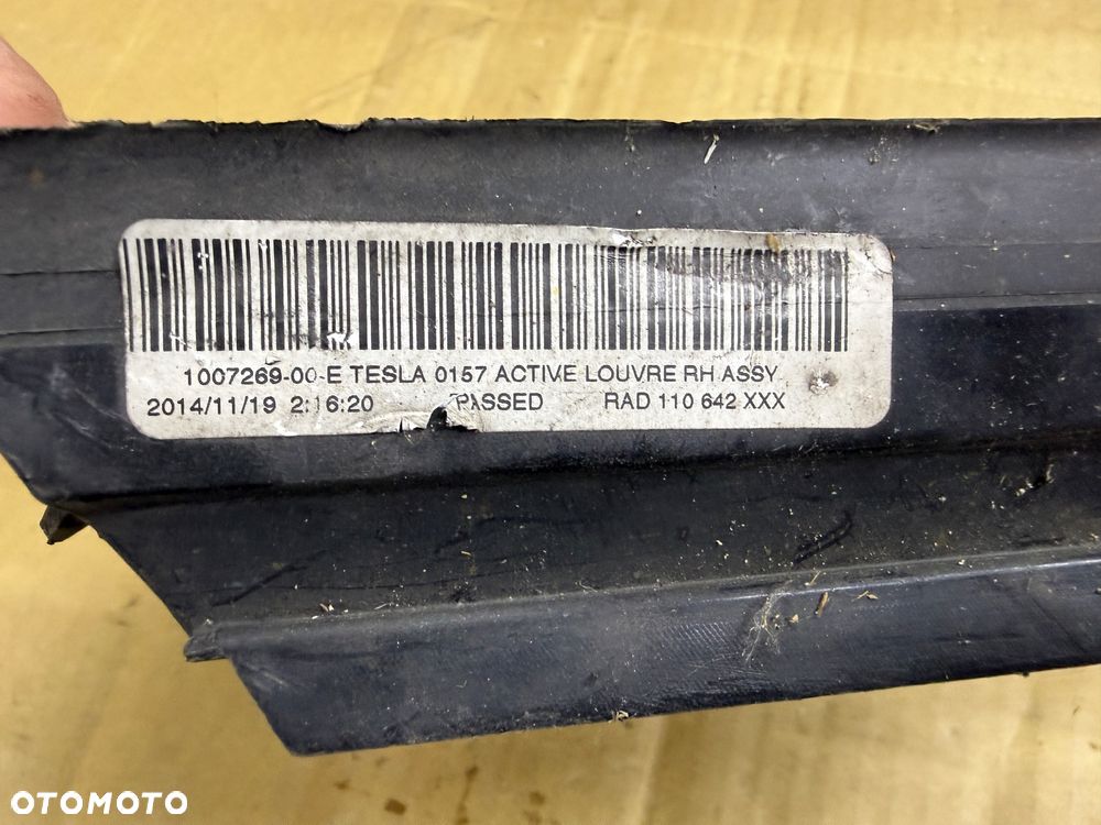Żaluzja prawa Tesla Model S P85D Nr. 1007269-00-E. - 3