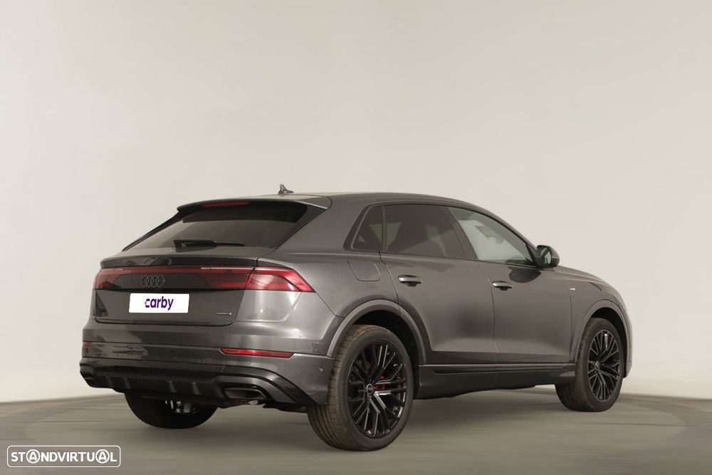 Audi Q8 55 TFSIe quattro Tiptronic - 4