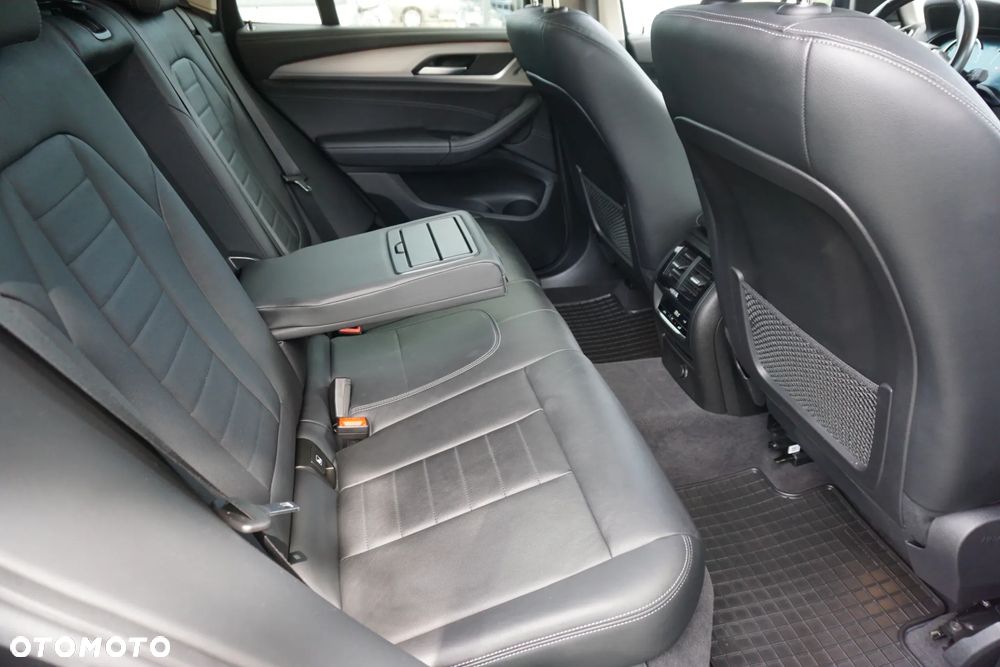 BMW X3 xDrive30d Luxury Line - 16