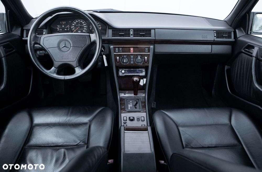 Mercedes-Benz W124 (1984-1993) - 23