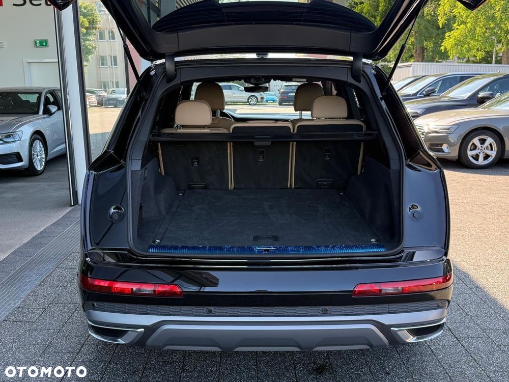 Audi Q7 55 TFSI mHEV Quattro S Line Tiptr - 11