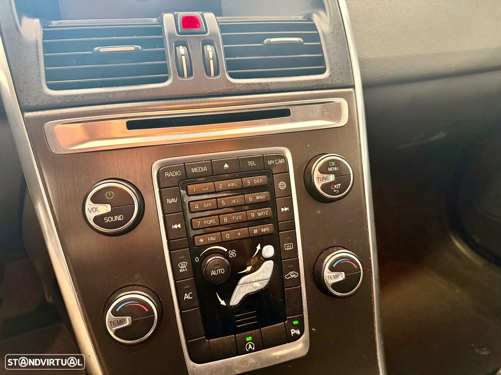 Volvo XC 60 2.0 D4 Momentum - 20