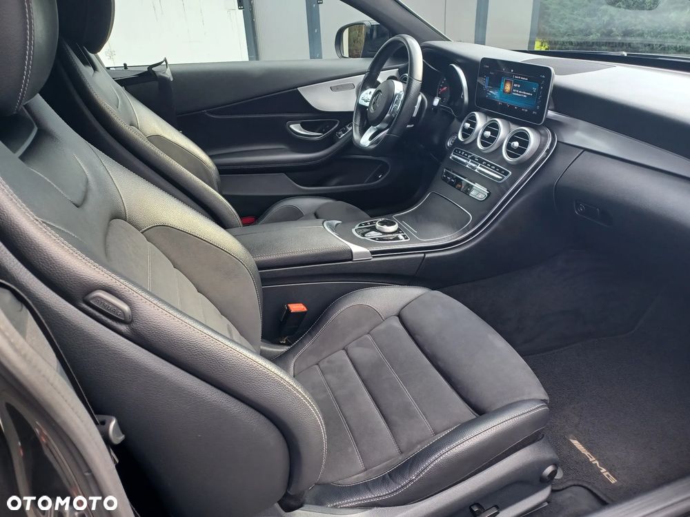 Mercedes-Benz Klasa C 300 9G-TRONIC AMG Line - 18