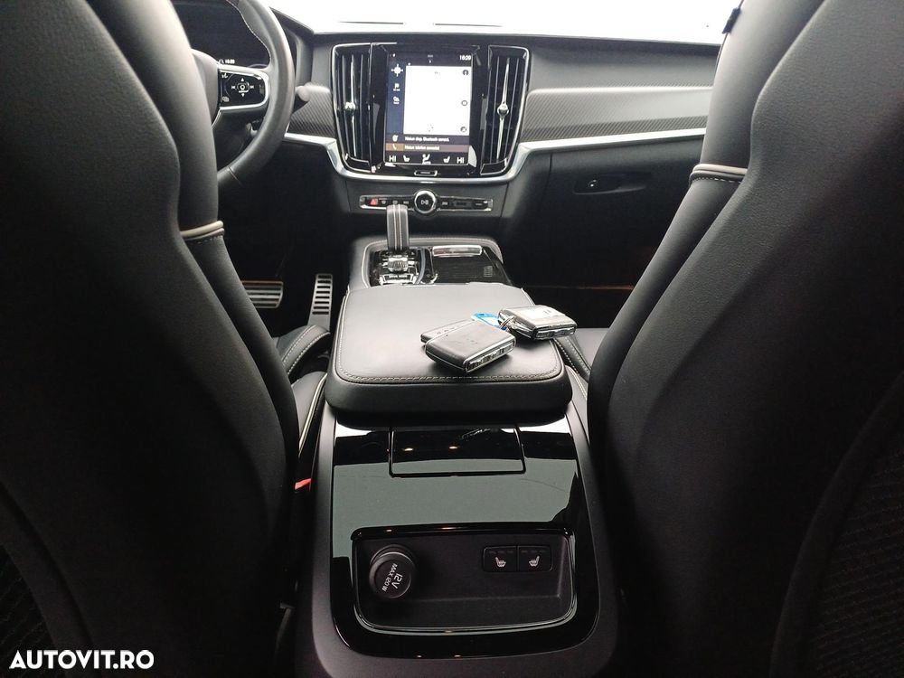 Volvo S90 T8 Twin Engine AWD Geartronic Inscription - 24