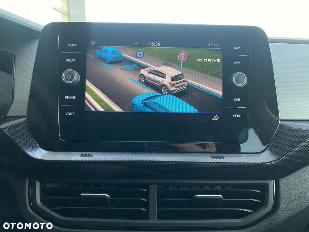 Volkswagen T-Cross - 36