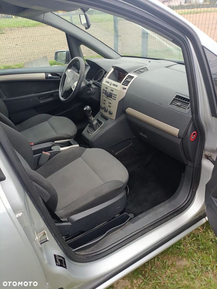Opel Zafira - 14