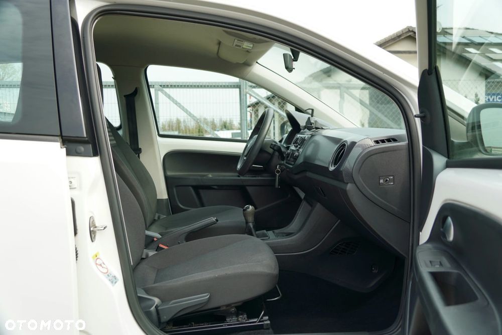 Volkswagen up! - 34