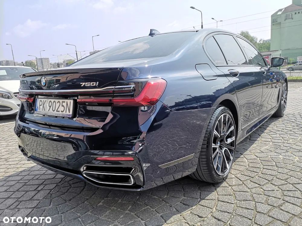BMW Seria 7 750i xDrive sport - 3