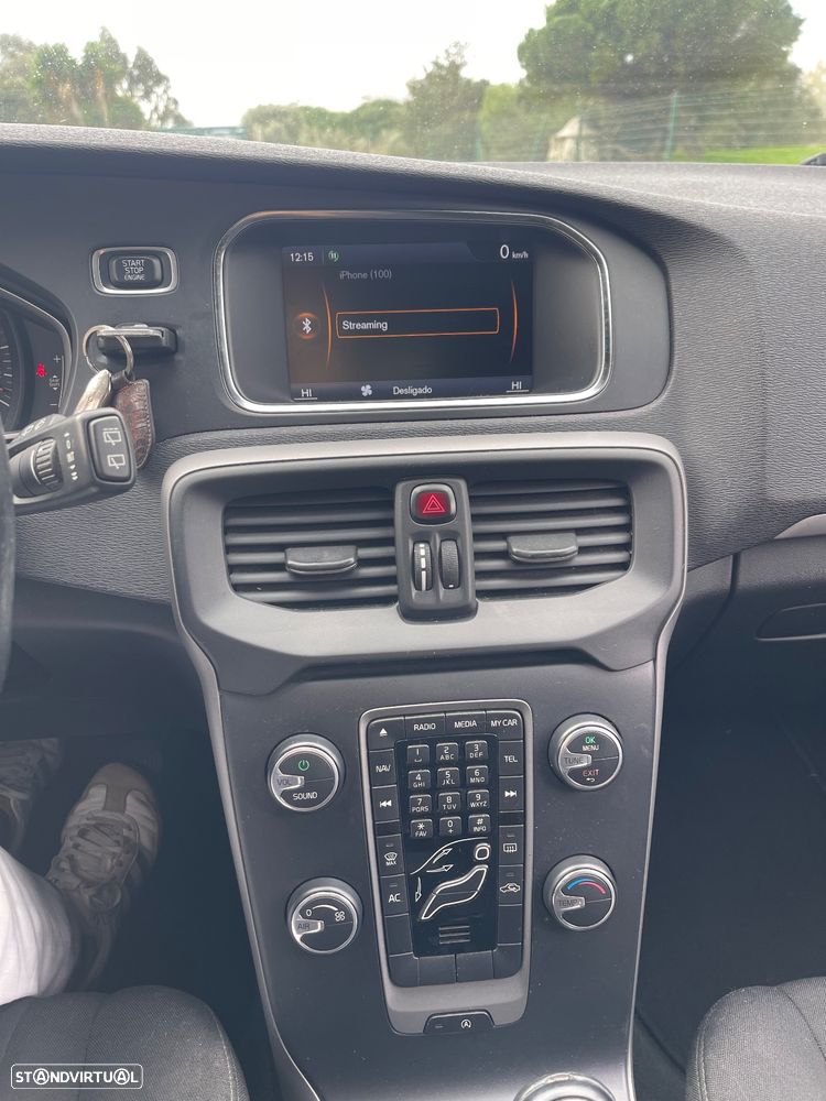 Volvo V40 D2 Momentum - 14