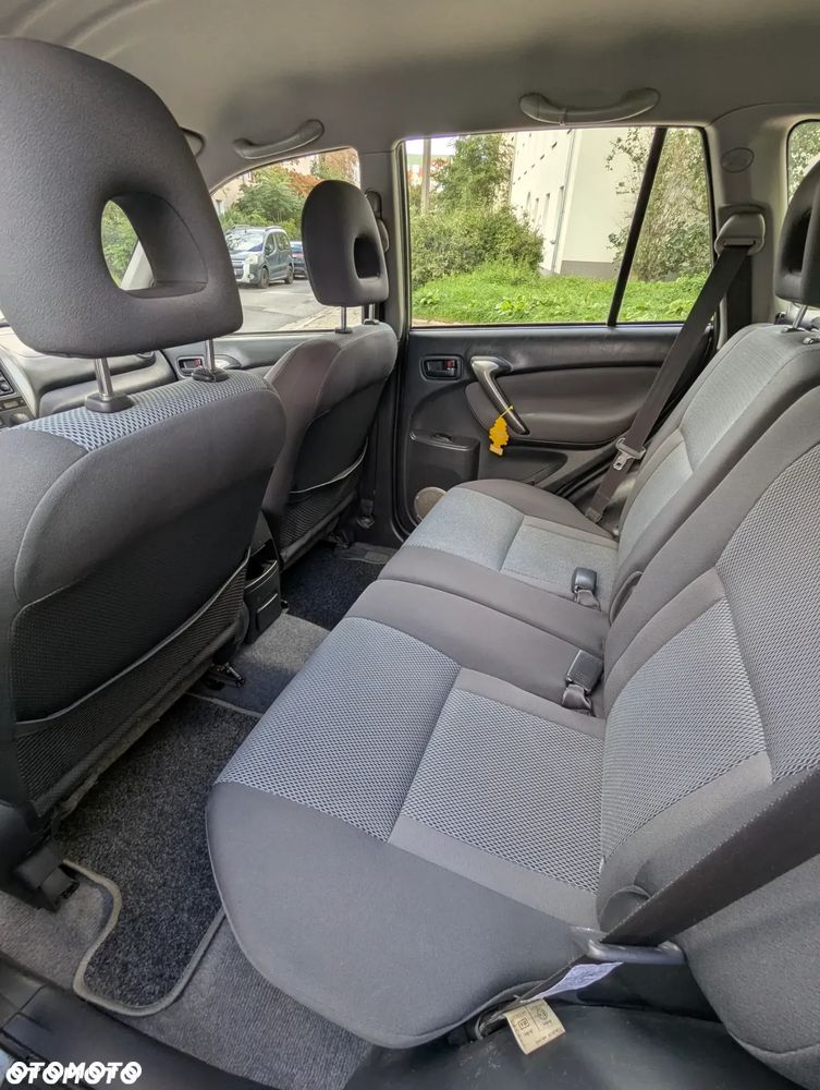 Toyota RAV4 2.0 VVT-i 4x4 - 10