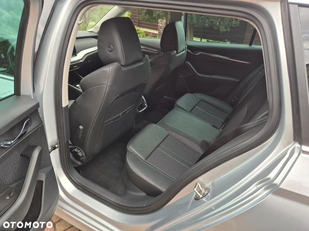 Skoda Octavia 2.0 TDI DSG Exclusive Plus - 9