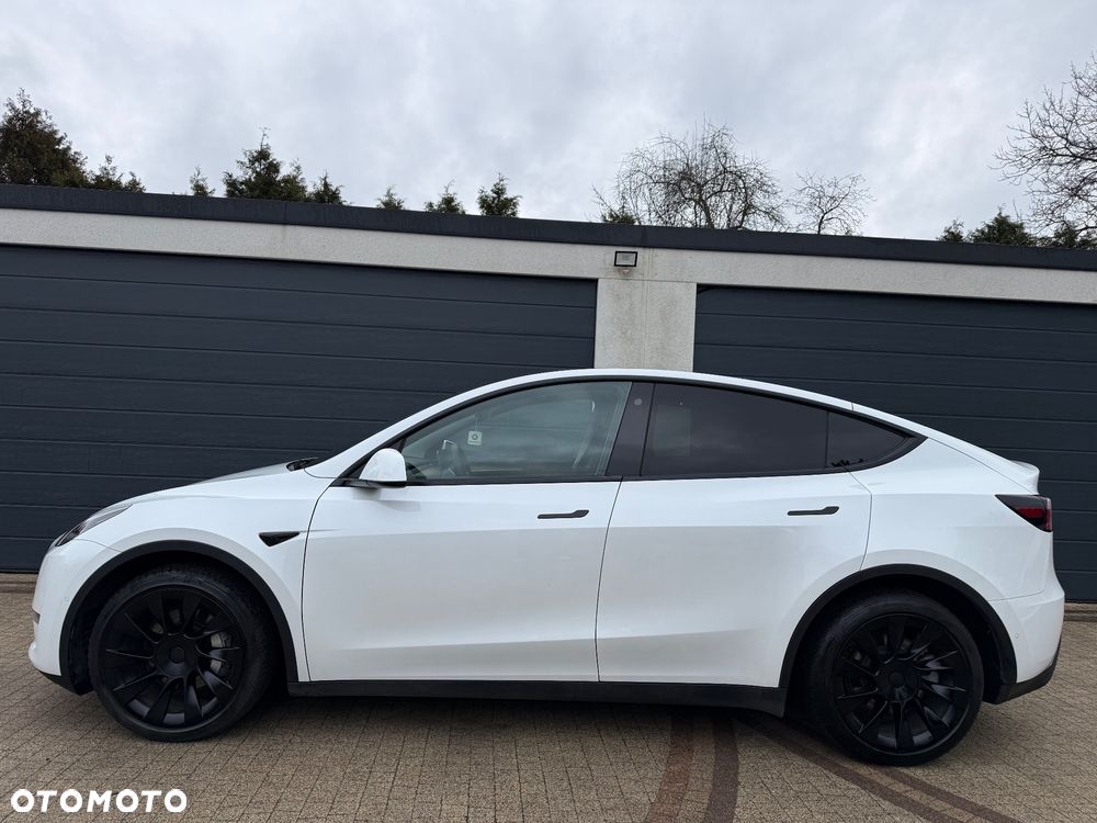 Tesla Model Y Long Range AWD - 12