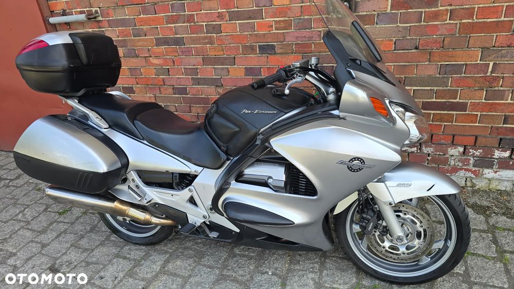 Honda ST - 16
