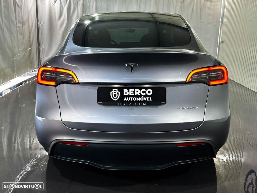 Tesla Model Y Long Range Dual Motor AWD - 6