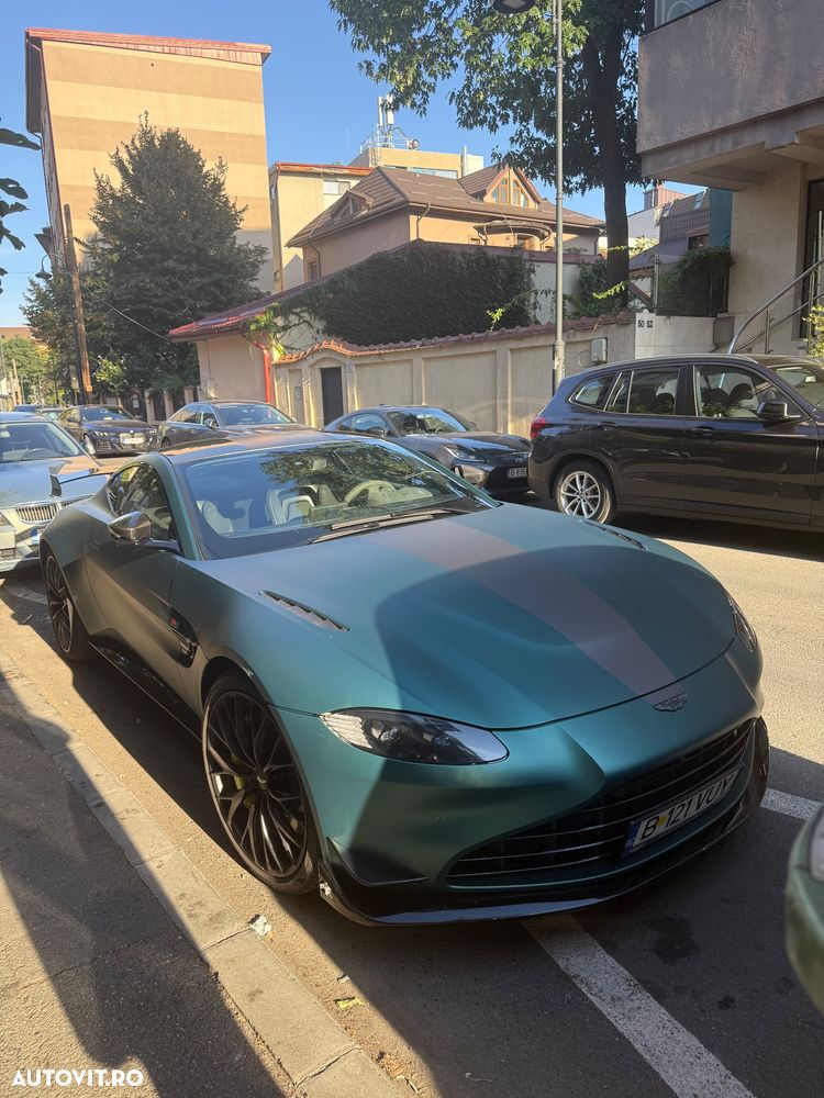 Aston Martin V8 Vantage - 1