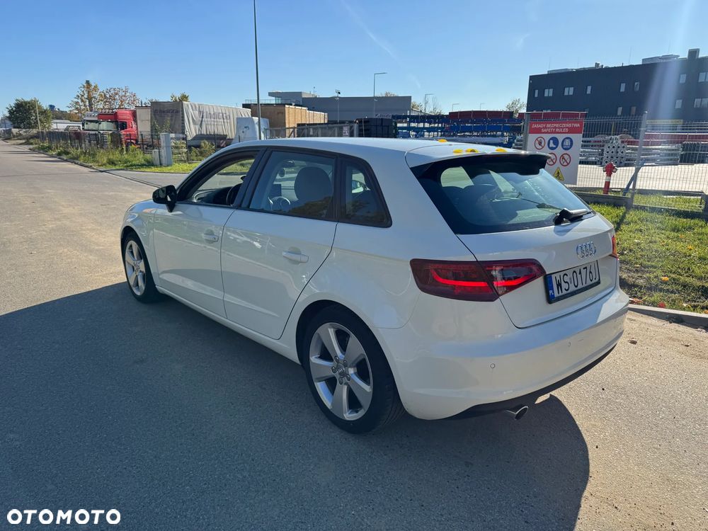 Audi A3 1.6 TDI DPF S tronic Ambiente - 7