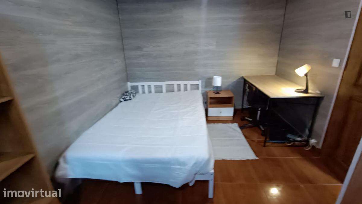 Quarto - localizado em Conchada Coimbra - Grande imagem: 3/10