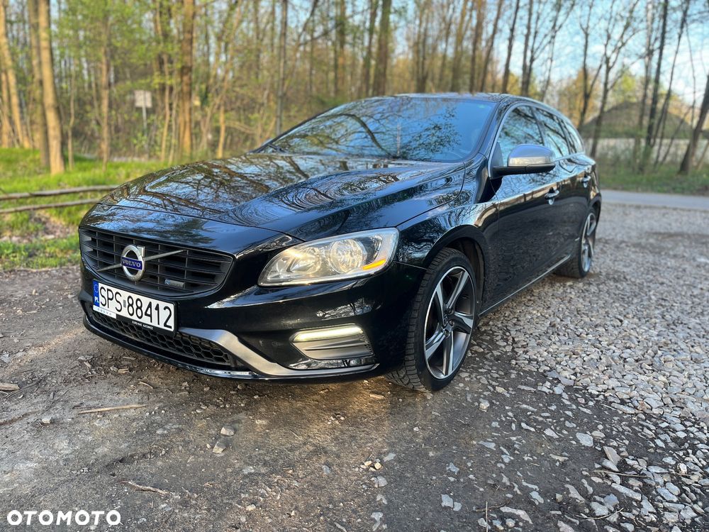 Volvo V60 D3 R-Design - 1