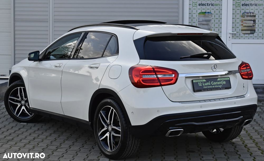 Mercedes-Benz GLA 200 7G-DCT Urban - 13