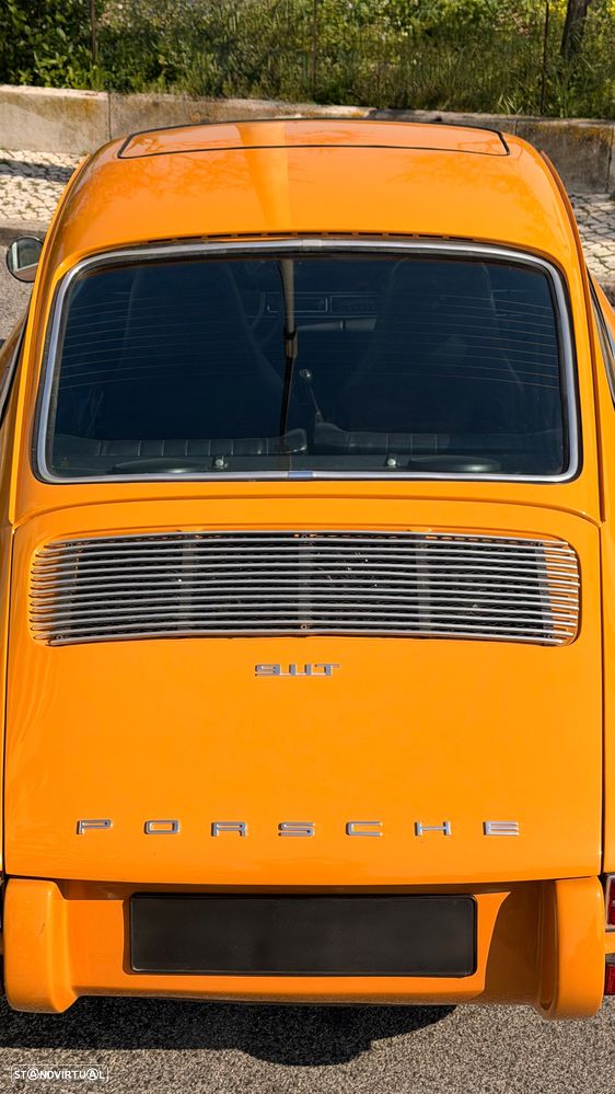 Porsche 911 Série F - 22