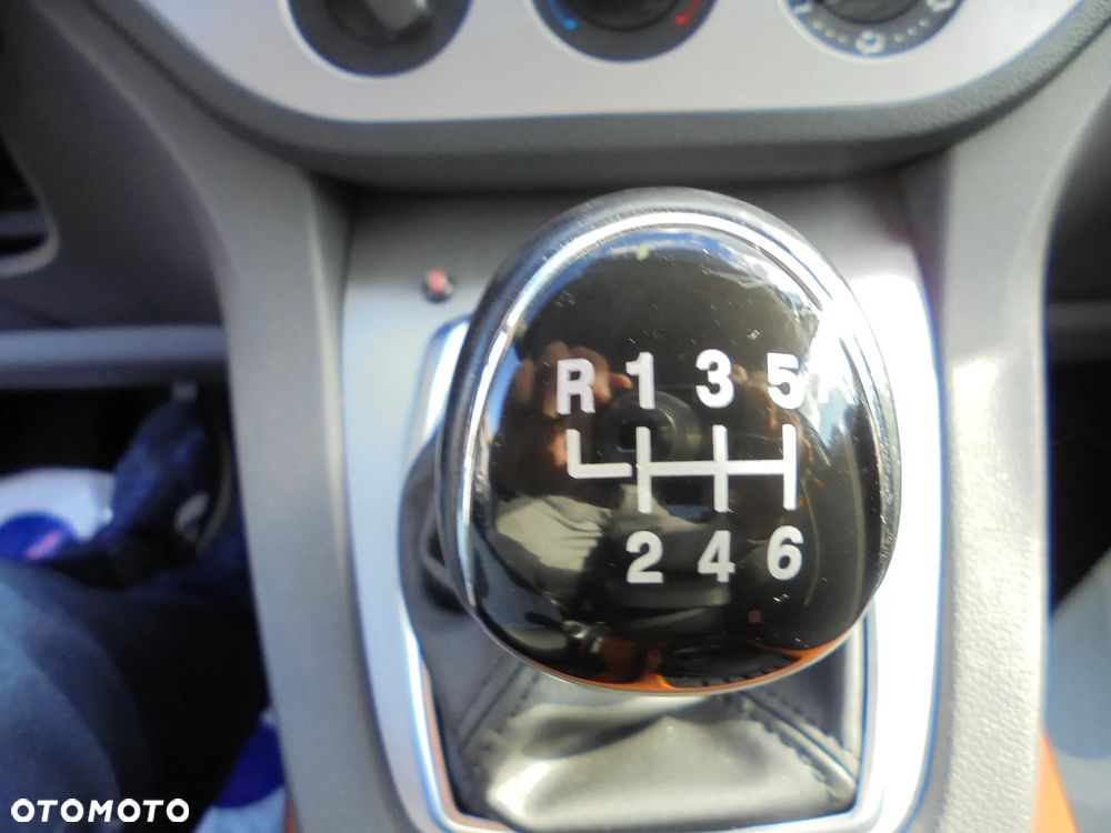 Ford Kuga 2.0 TDCi 2x4 Trend - 35