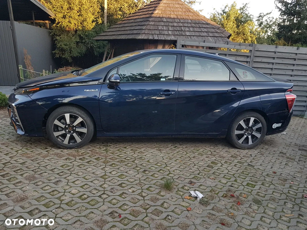 Toyota Mirai drzwi przód tył prawe lewe