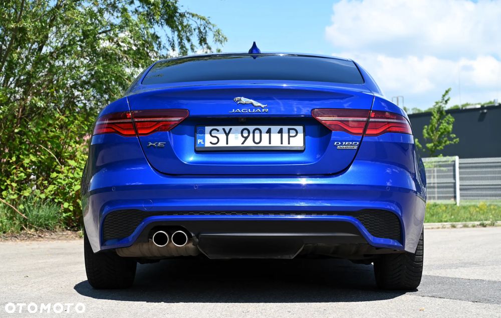 Jaguar XE - 21
