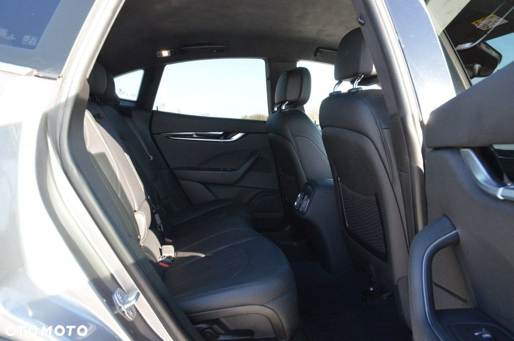 Maserati Levante MHEV Executive - 37