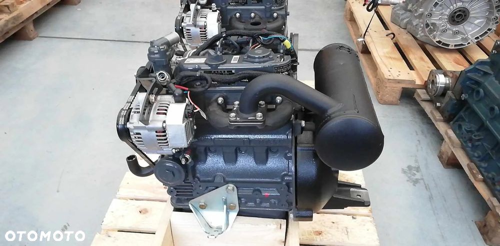 SILNIK KUBOTA D722-E4 19 kW 14500 zł netto - 4