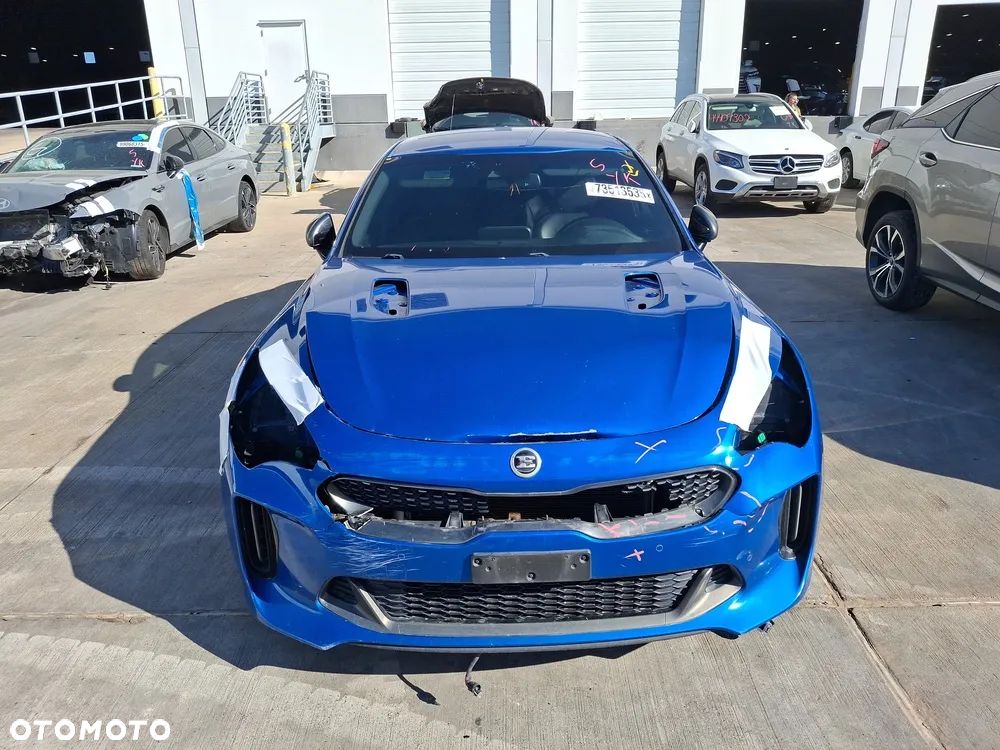 Kia Stinger - 16