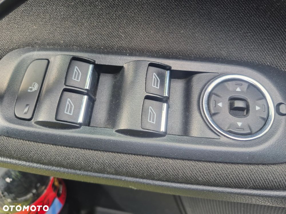 Ford S-Max 1.6 T Titanium - 24