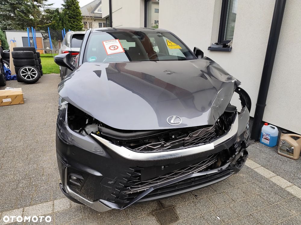 Lexus LBX 1.5 Hybrid - 4