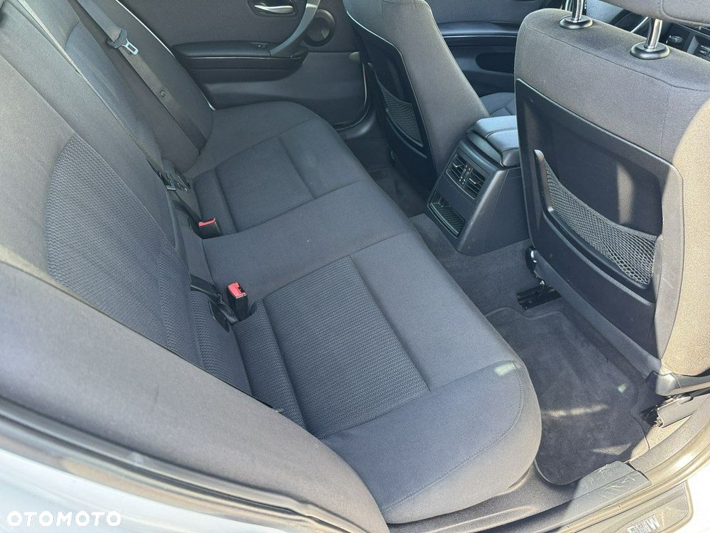 BMW Seria 3 - 25