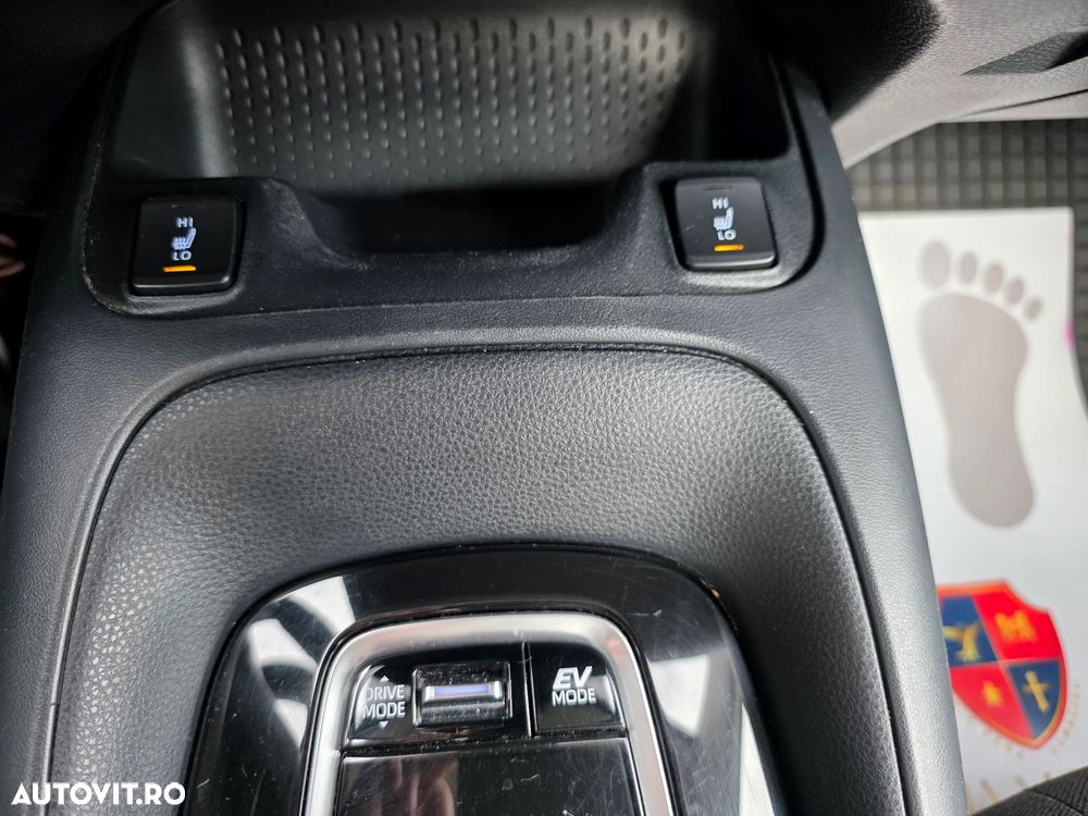 Toyota Corolla Sedan 1.8 HSD Dynamic - 30