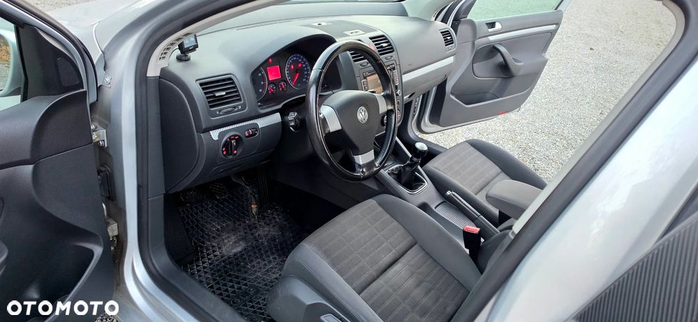 Volkswagen Golf - 24