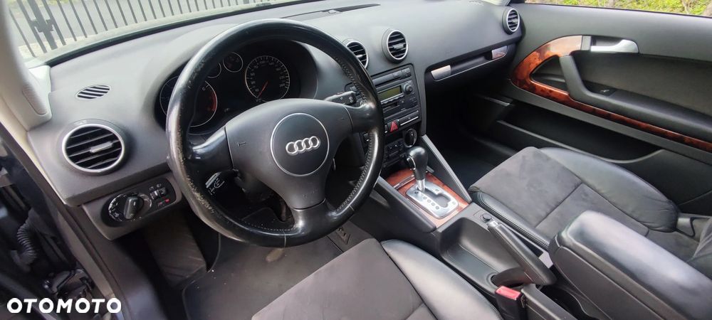 Audi A3 3-drzwiowe 2.0 FSI Ambition Tiptronic - 3