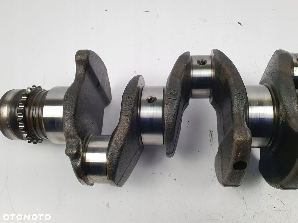 WAŁ KORBOWY BMW E87 E90 E91 2.0 D 7798473 - 9