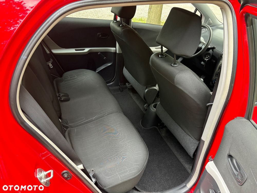 Toyota Yaris 1.0 VVT-i - 33