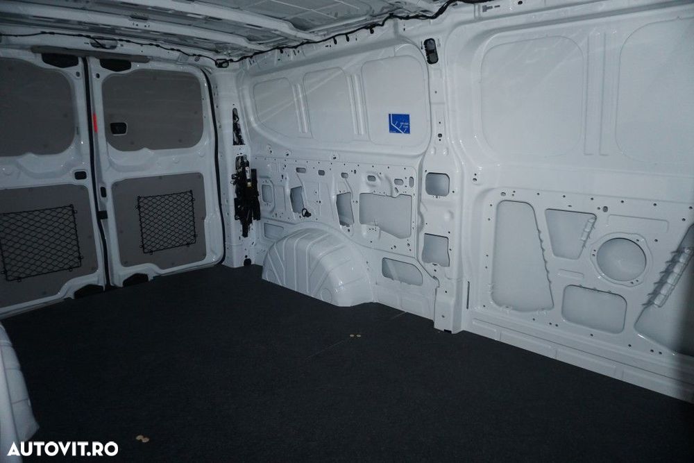 Ford Transit Custom - 8