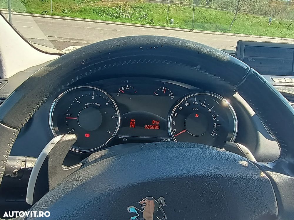 Peugeot 3008 1.6 HDI FAP BVMP6 Confort Pack - 20