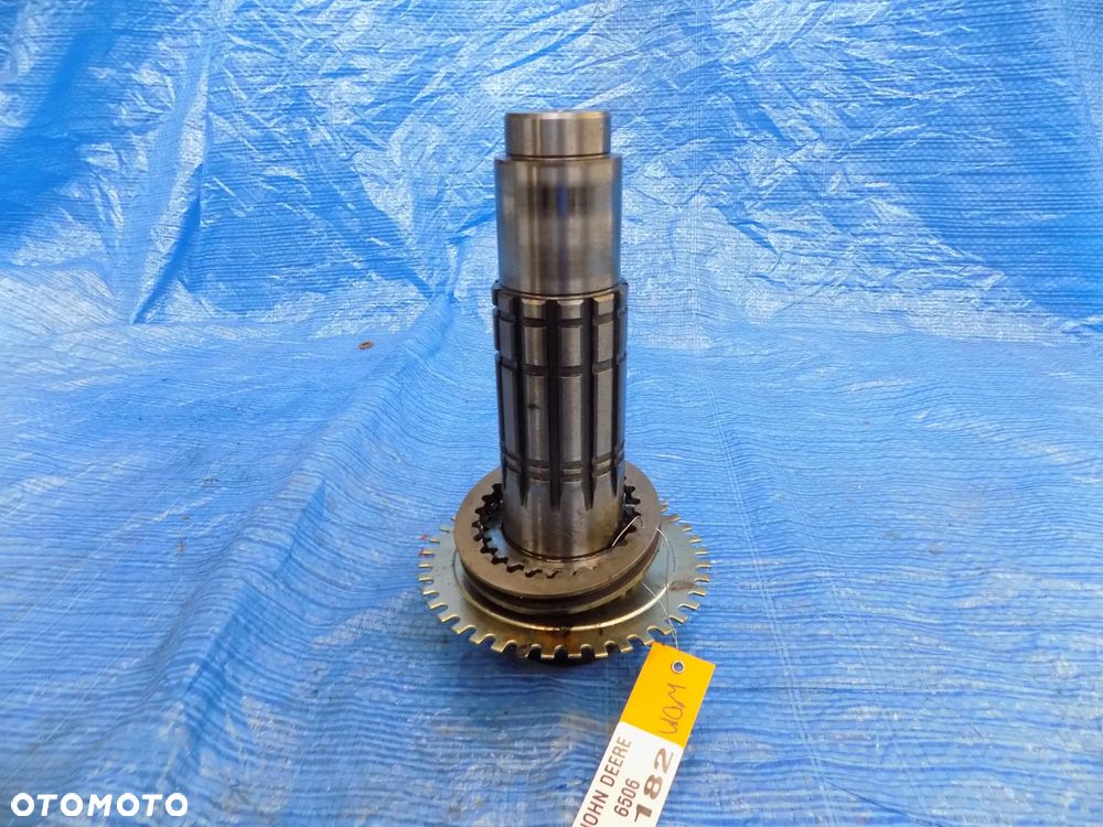 John Deere seria 6000, 6600  6506 wałek tulej WOM l101903 6800 6900