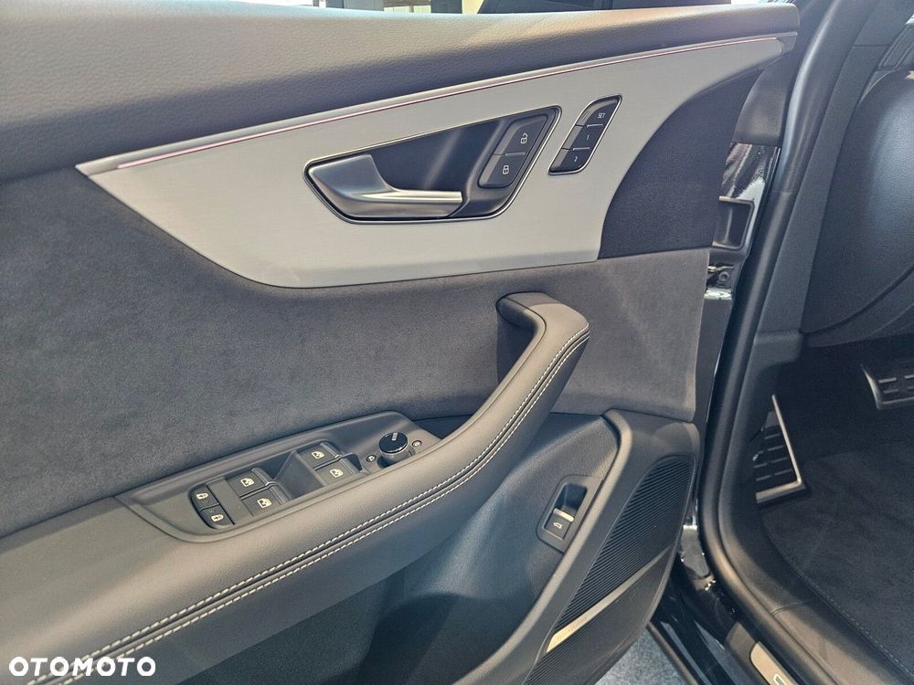 Audi Q8 - 11