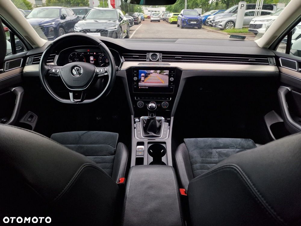 Volkswagen Passat 2.0 TDI SCR Highline - 20