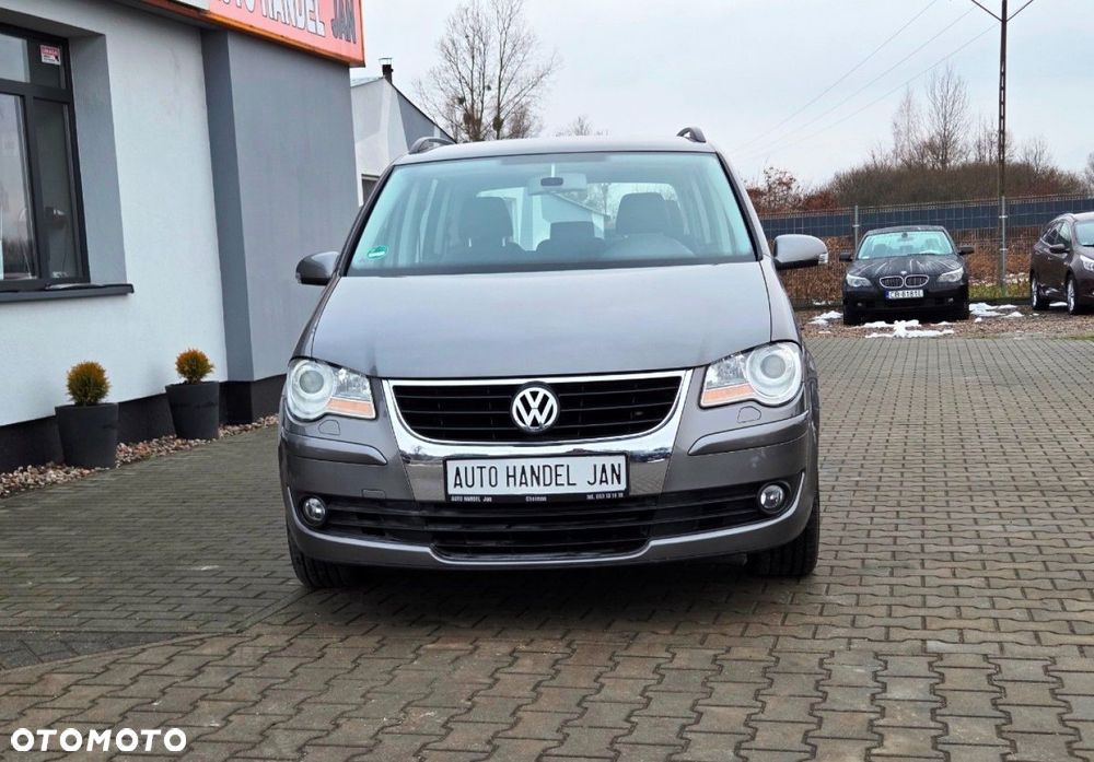 Volkswagen Touran - 17