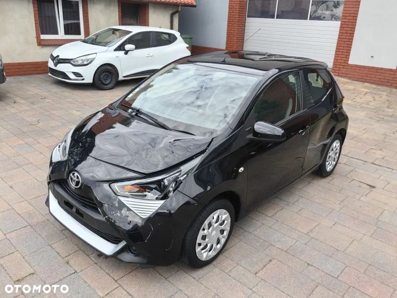 Toyota Aygo x.shift x-play connect - 1