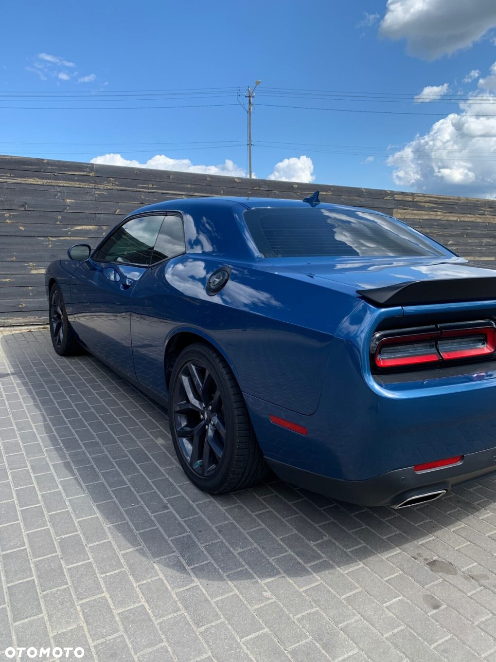 Dodge Challenger - 22