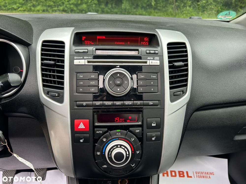 Kia Venga 1.6 CRDi 128 Business Line - 12